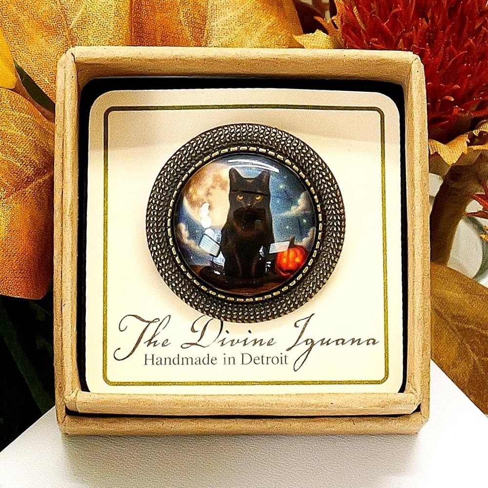 Black Cat Halloween Brooch Harvest Moon Gothic Witchy Vintage Bronze Pin Jewelry